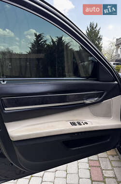 Седан BMW 7 Series 2009 в 