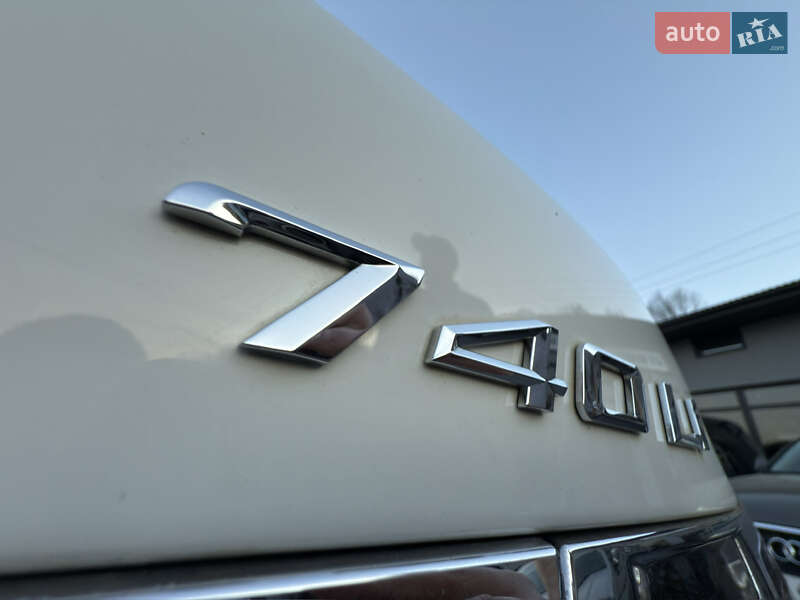Седан BMW 7 Series 2013 в Черновцах