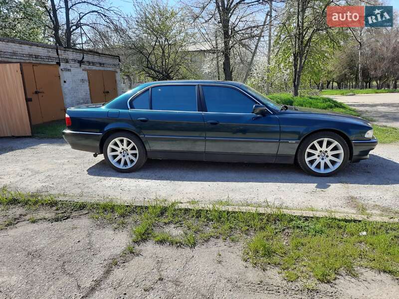 Седан BMW 7 Series 1998 в Запорожье