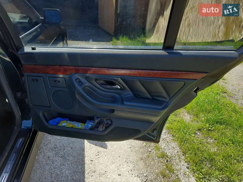 Седан BMW 7 Series 1998 в Запорожье