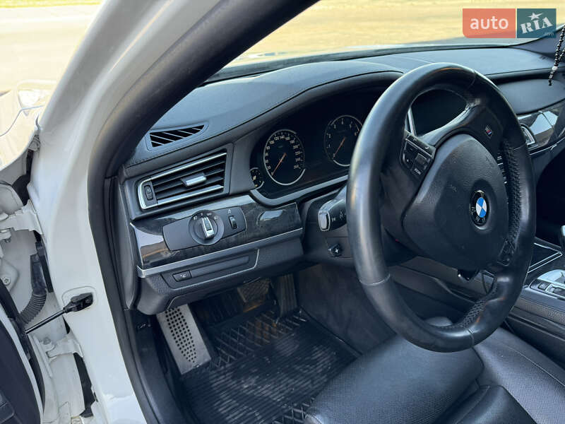 Седан BMW 7 Series 2013 в Конотопе
