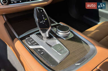 Седан BMW 7 Series 2018 в 
