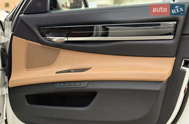 Седан BMW 7 Series 2013 в 
