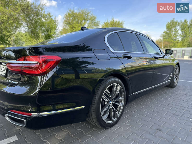 Седан BMW 7 Series 2016 в Киеве