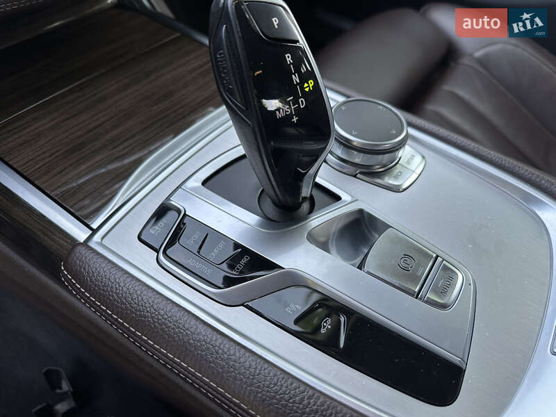 Седан BMW 7 Series 2016 в Киеве