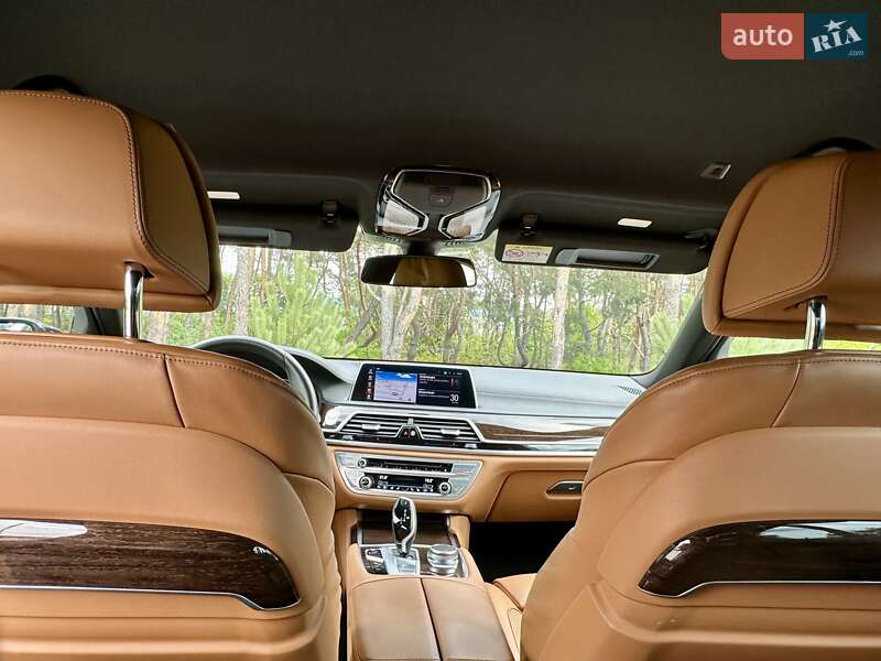 Седан BMW 7 Series 2022 в Києві