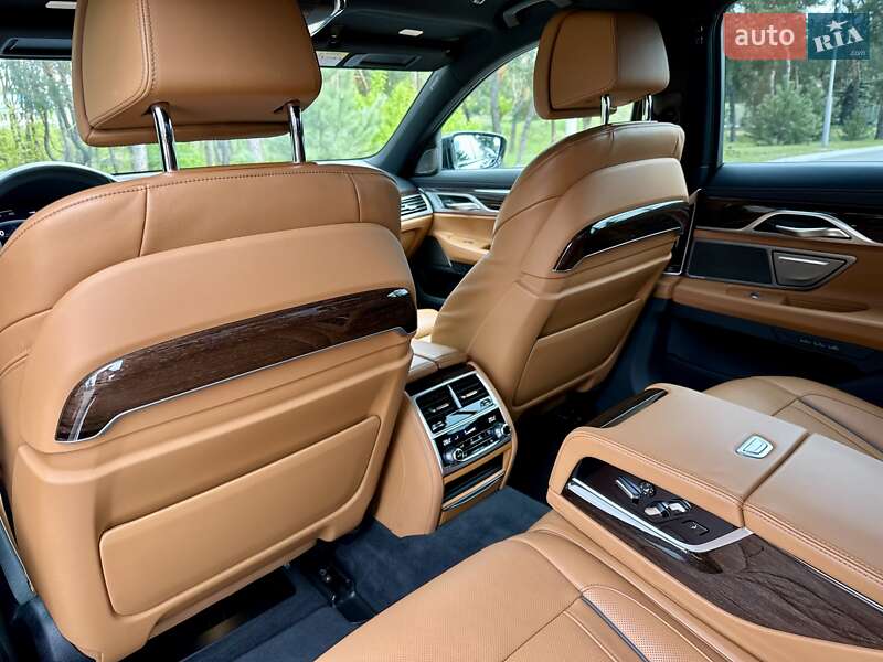 Седан BMW 7 Series 2022 в Києві