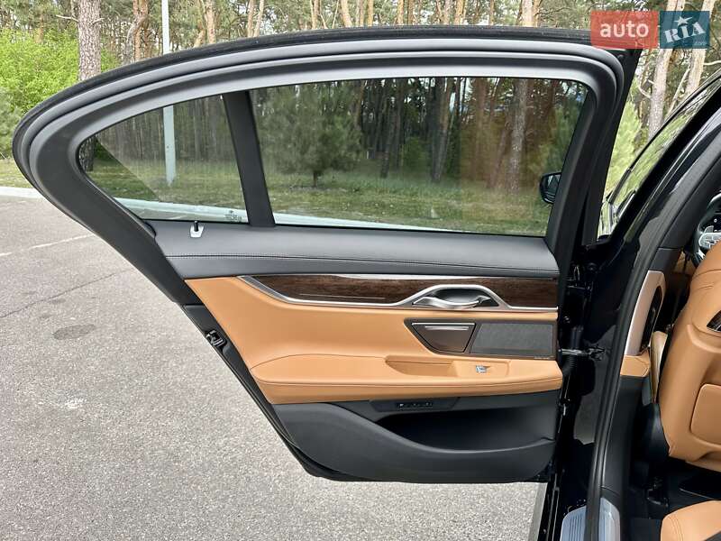 Седан BMW 7 Series 2022 в Києві