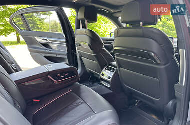 Седан BMW 7 Series 2022 в 