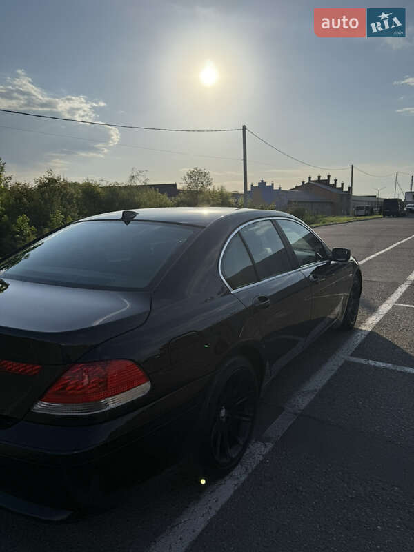 Седан BMW 7 Series 2003 в Чернівцях