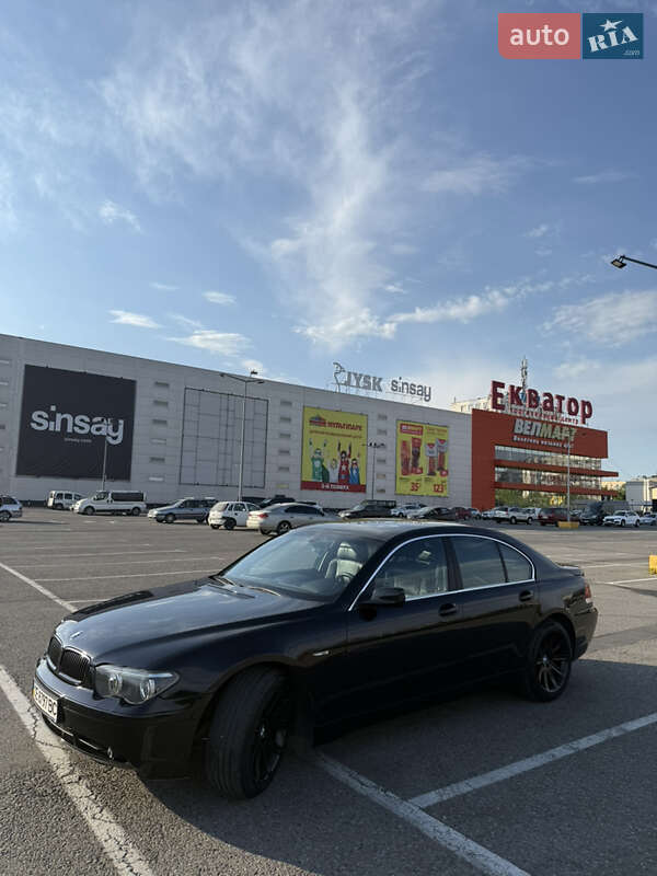 Седан BMW 7 Series 2003 в Чернівцях