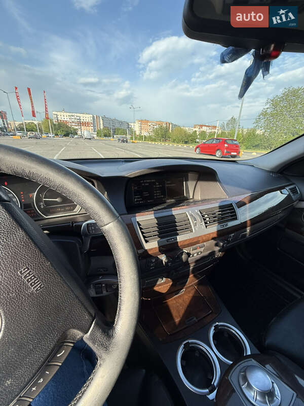 Седан BMW 7 Series 2003 в Чернівцях