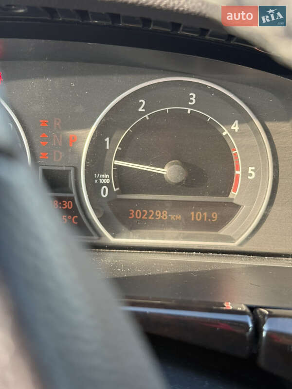 Седан BMW 7 Series 2003 в Чернівцях