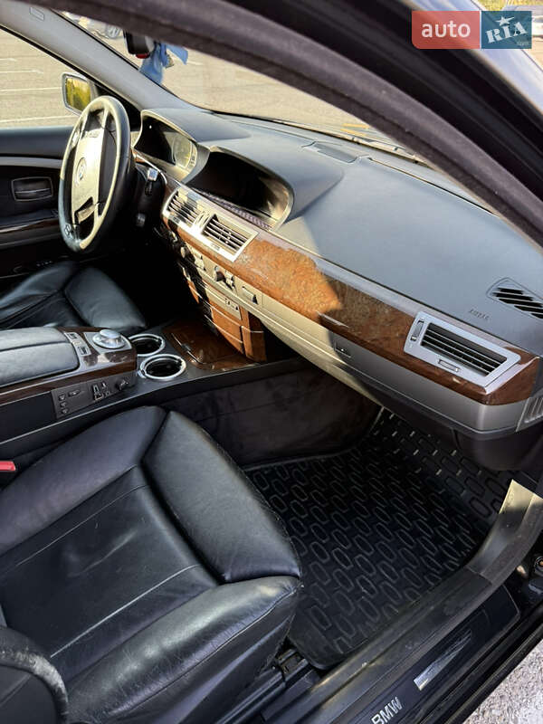 Седан BMW 7 Series 2003 в Чернівцях