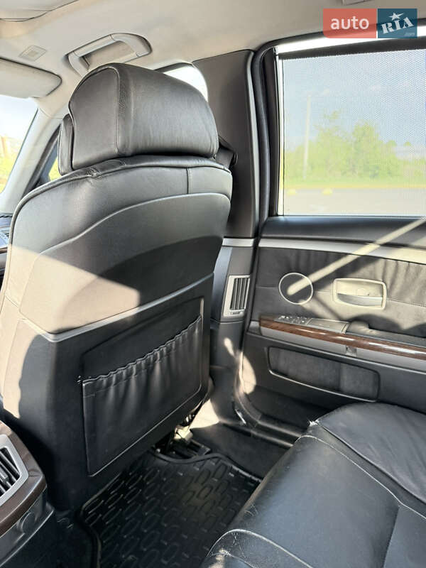 Седан BMW 7 Series 2003 в Чернівцях