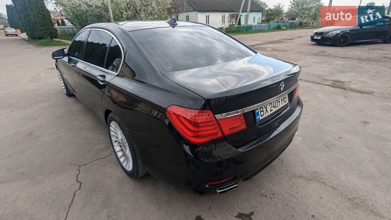 Седан BMW 7 Series 2010 в Ровно