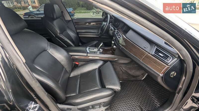 Седан BMW 7 Series 2010 в Ровно
