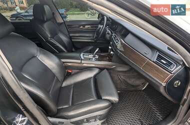 Седан BMW 7 Series 2010 в 