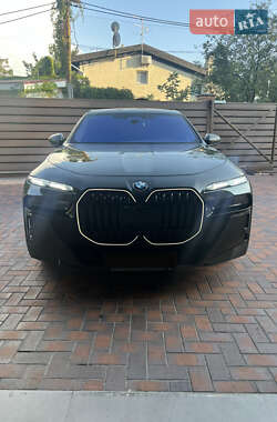 Седан BMW 7 Series 2024 в 
