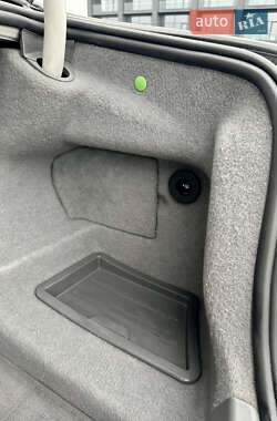 Седан BMW 7 Series 2011 в 