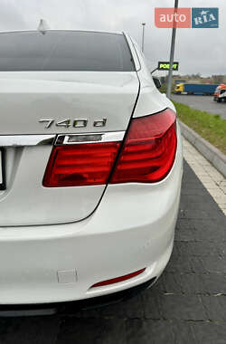Седан BMW 7 Series 2011 в 
