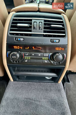 Седан BMW 7 Series 2011 в 