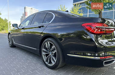 Седан BMW 7 Series 2016 в 