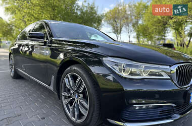 Седан BMW 7 Series 2016 в 