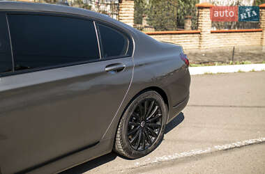 Седан BMW 7 Series 2018 в 