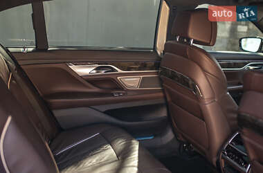 Седан BMW 7 Series 2018 в 