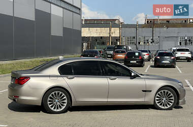 Седан BMW 7 Series 2010 в 