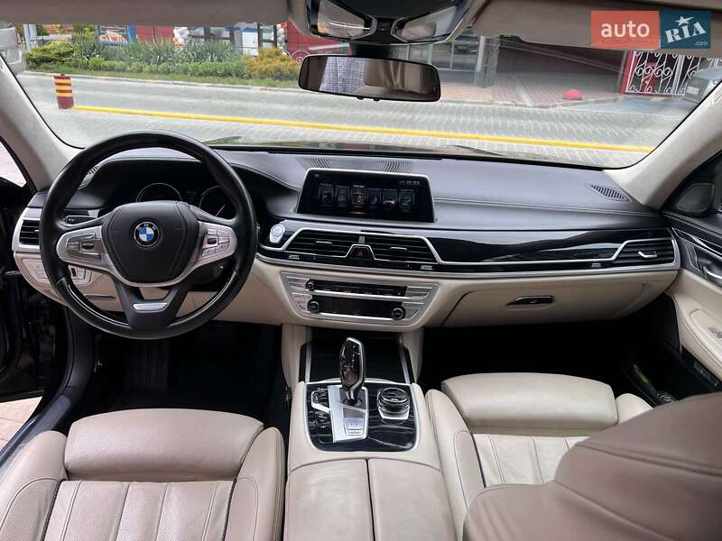 Седан BMW 7 Series 2017 в Львові фото 46 Седан BMW 7 Series 2017 в Львові