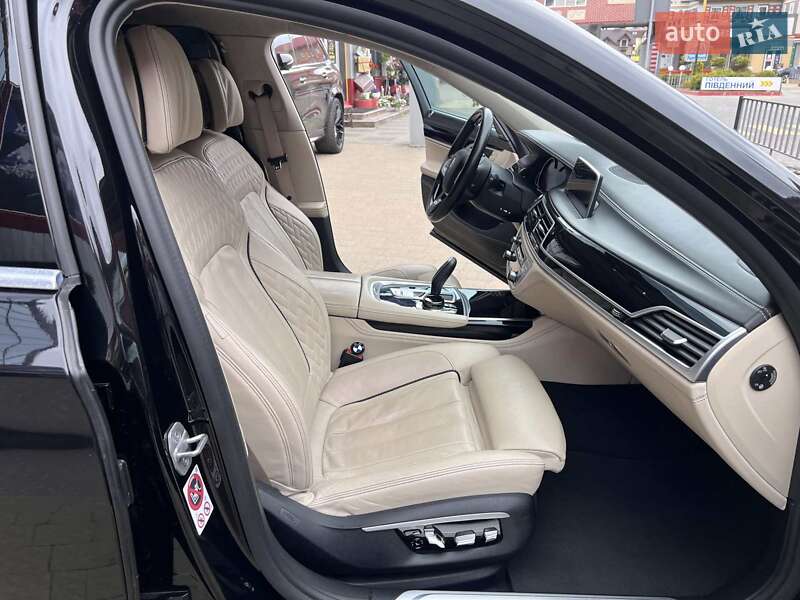Седан BMW 7 Series 2017 в Львові фото 59 Седан BMW 7 Series 2017 в Львові
