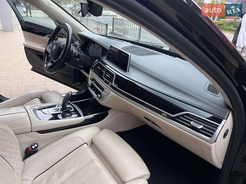 Седан BMW 7 Series 2017 в Львові фото 60 Седан BMW 7 Series 2017 в Львові