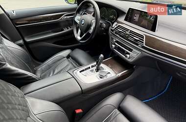 Седан BMW 7 Series 2018 в 