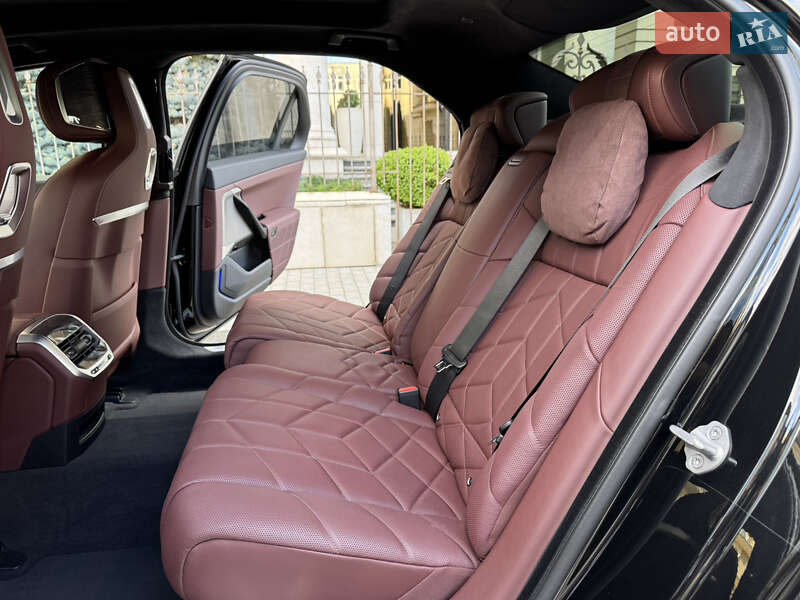 Седан BMW 7 Series 2023 в Києві