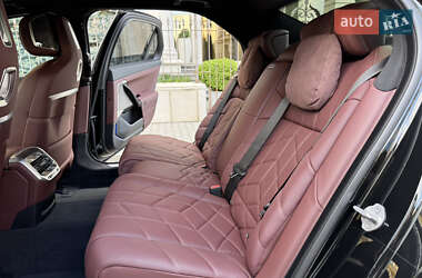 Седан BMW 7 Series 2023 в 
