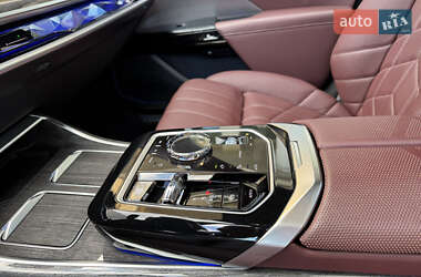 Седан BMW 7 Series 2023 в 