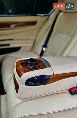 Седан BMW 7 Series 2013 в 