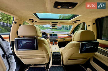 Седан BMW 7 Series 2013 в 