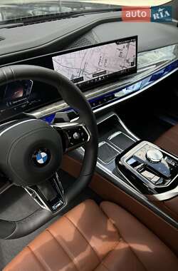 Седан BMW 7 Series 2024 в 