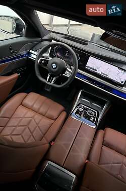Седан BMW 7 Series 2024 в 