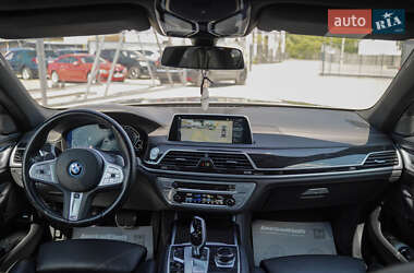 Седан BMW 7 Series 2021 в 