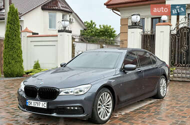 Седан BMW 7 Series 2015 в 