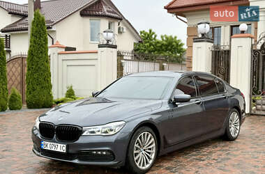 Седан BMW 7 Series 2015 в 