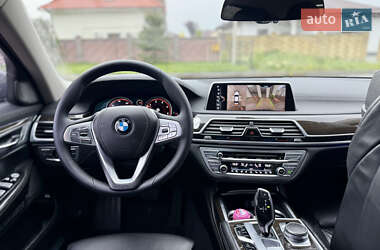 Седан BMW 7 Series 2015 в 