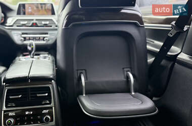 Седан BMW 7 Series 2015 в 
