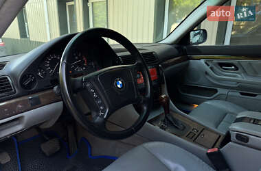 Седан BMW 7 Series 2000 в 