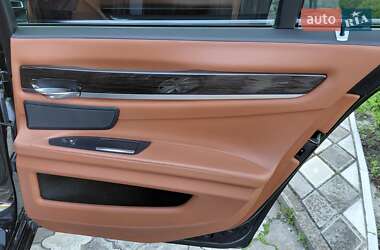 Седан BMW 7 Series 2012 в 
