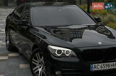 Седан BMW 7 Series 2012 в 